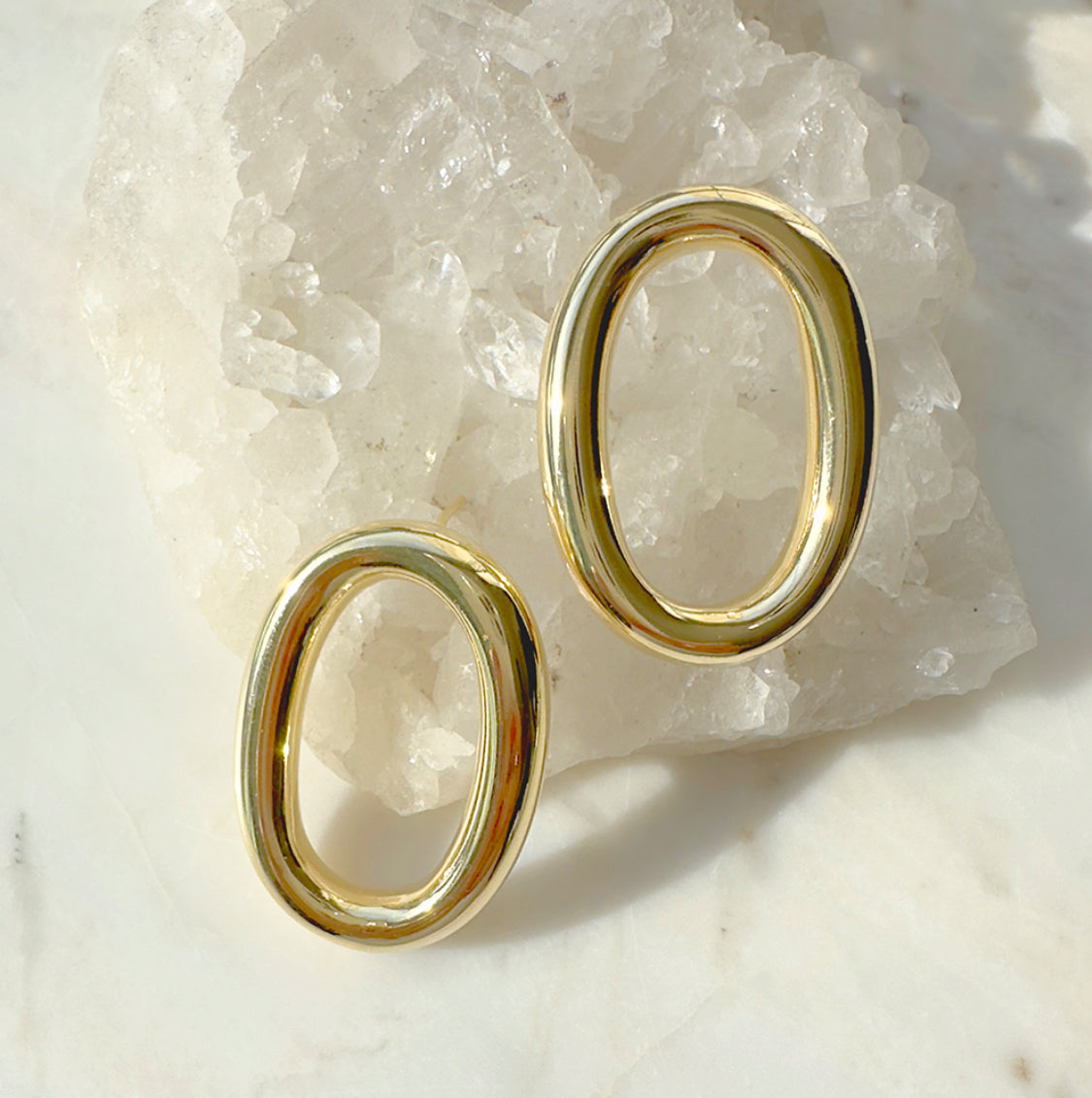 Brinco Elo Redondo 5mm Banho de Ouro 18K