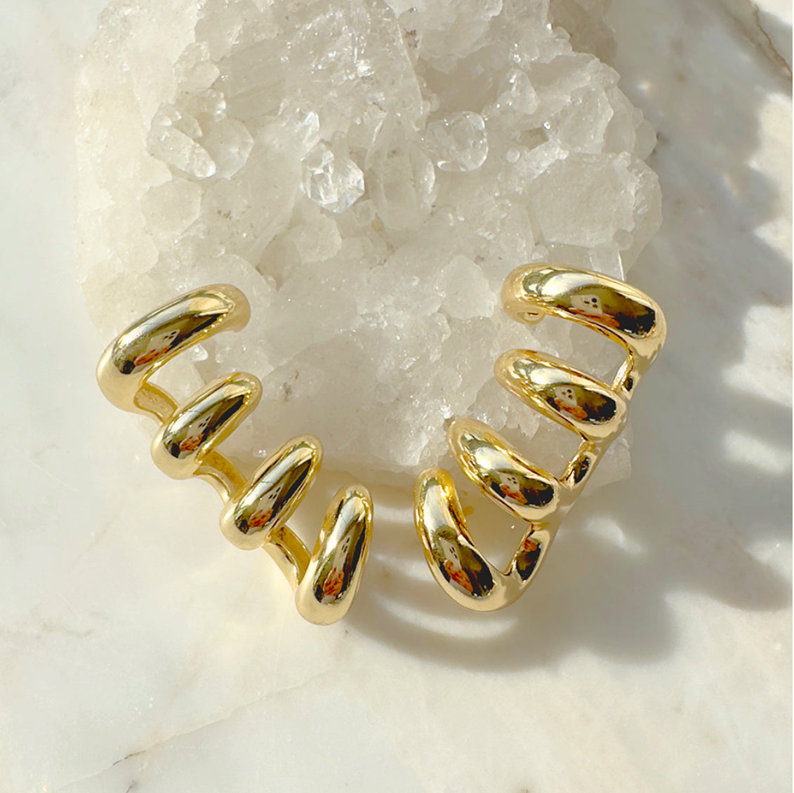 Brinco Ear Cuff Liso Garras Banho Ouro 18K