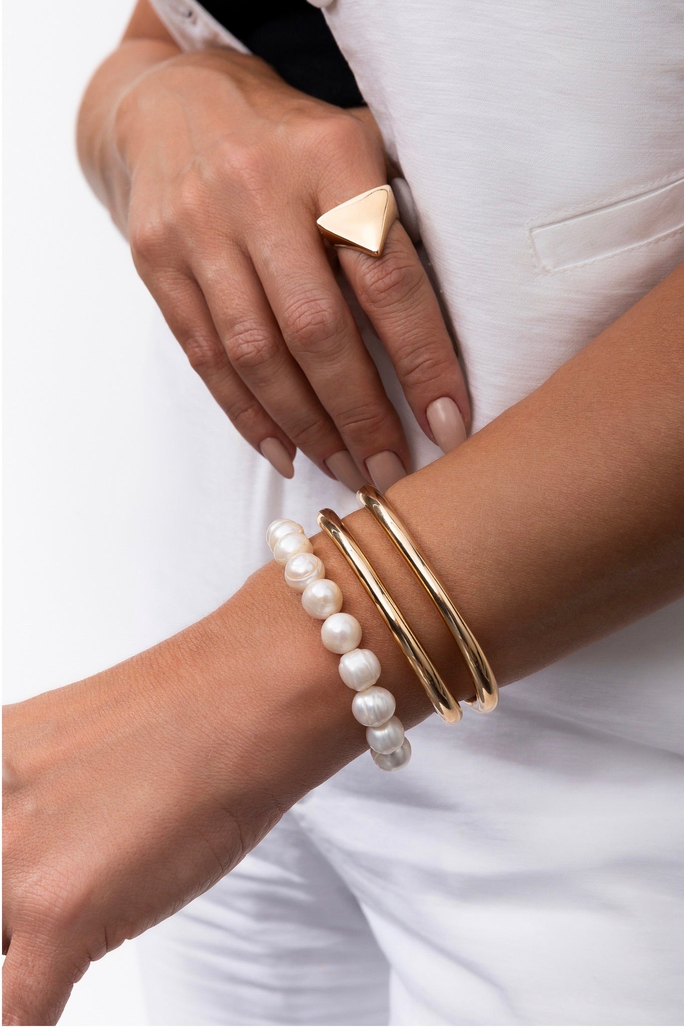 Pulseira Bracelete Liso Polido Banho Ouro 18k