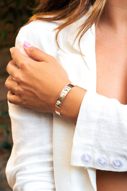Pulseira Bracelete Zircônia Branca Símbolos Banho de Ouro 18K