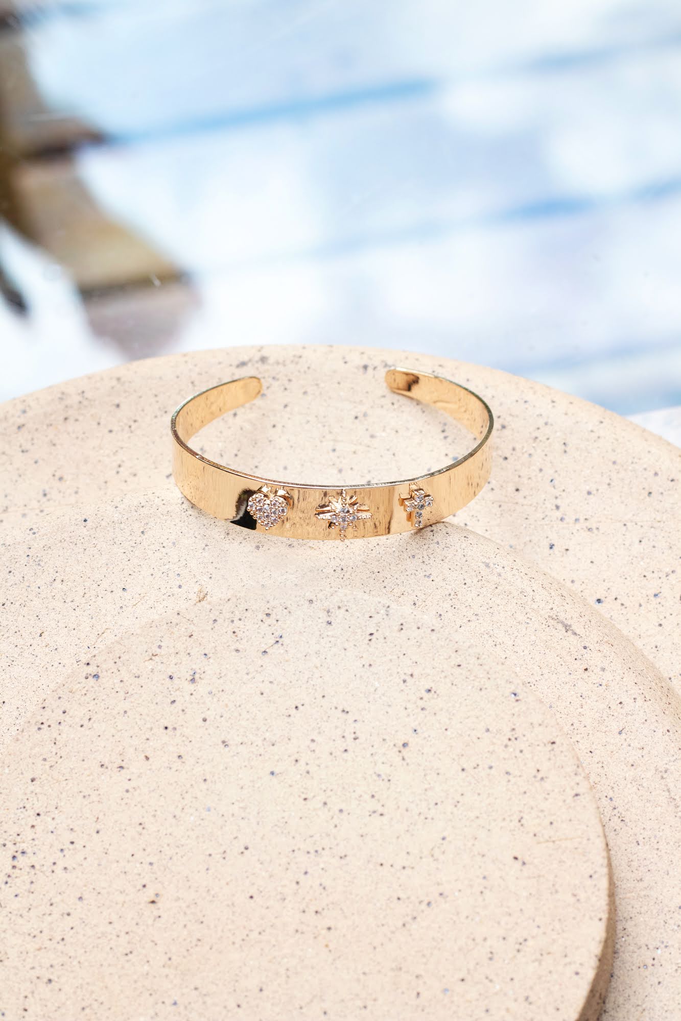 Pulseira Bracelete Zircônia Branca Símbolos Banho de Ouro 18K