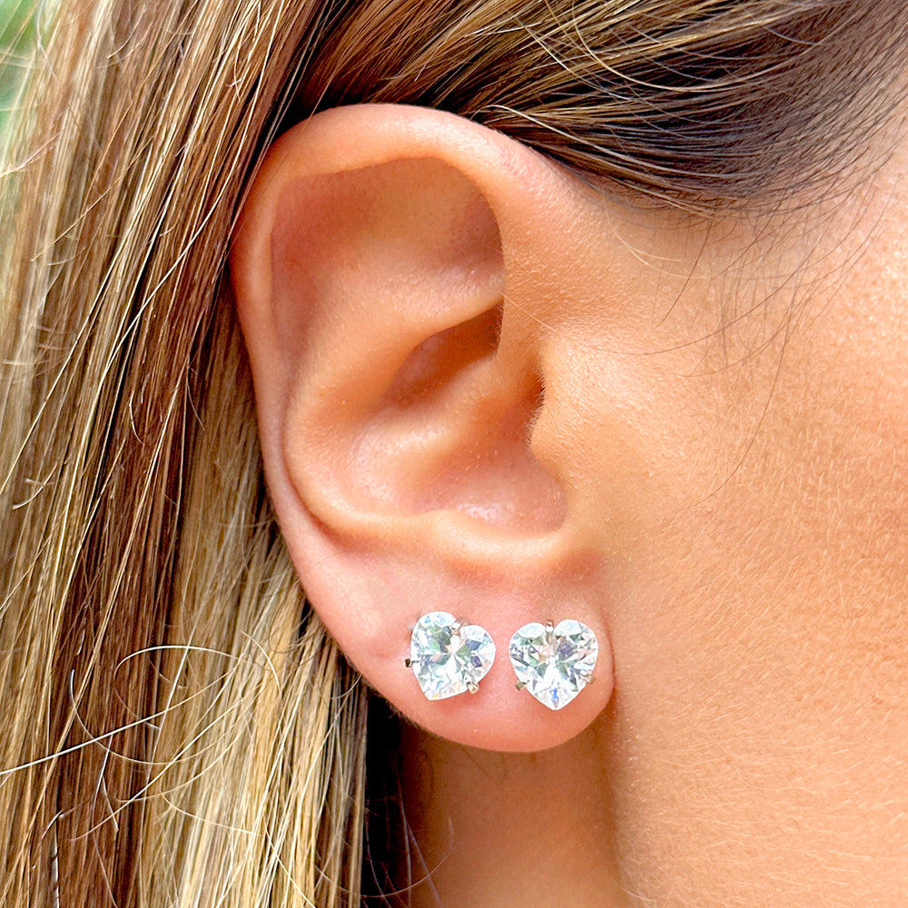 Kit de Brincos Corações Zircônias Brancas 6mm Banho Diamante