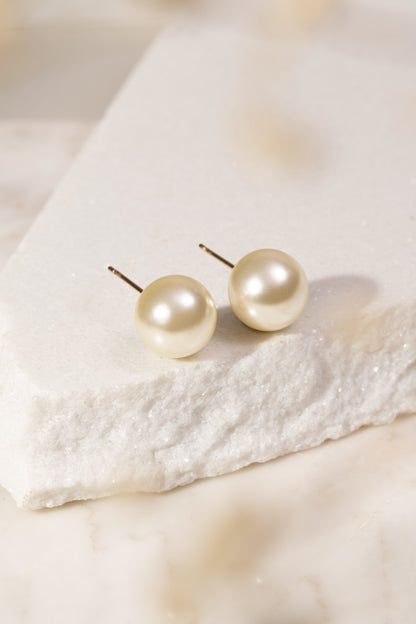 Brinco Pérola Coreana 12mm Banho de Ouro 18K