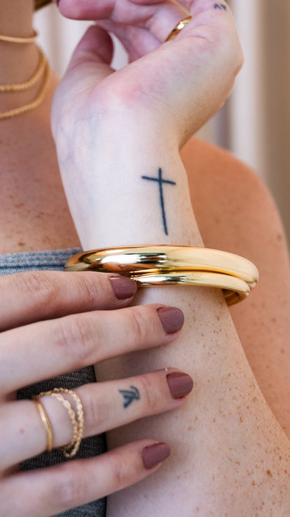 Pulseira Bracelete Liso Tubular 10mm Banho de Ouro 18k