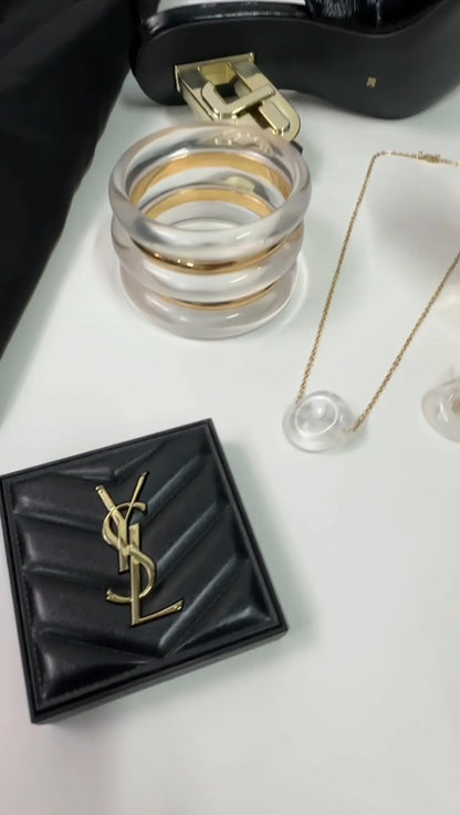 KIT 01 PULSEIRA BRACELETE RESINA TRANSPARENTE + 04 BRACELETES COM BANHO 18k