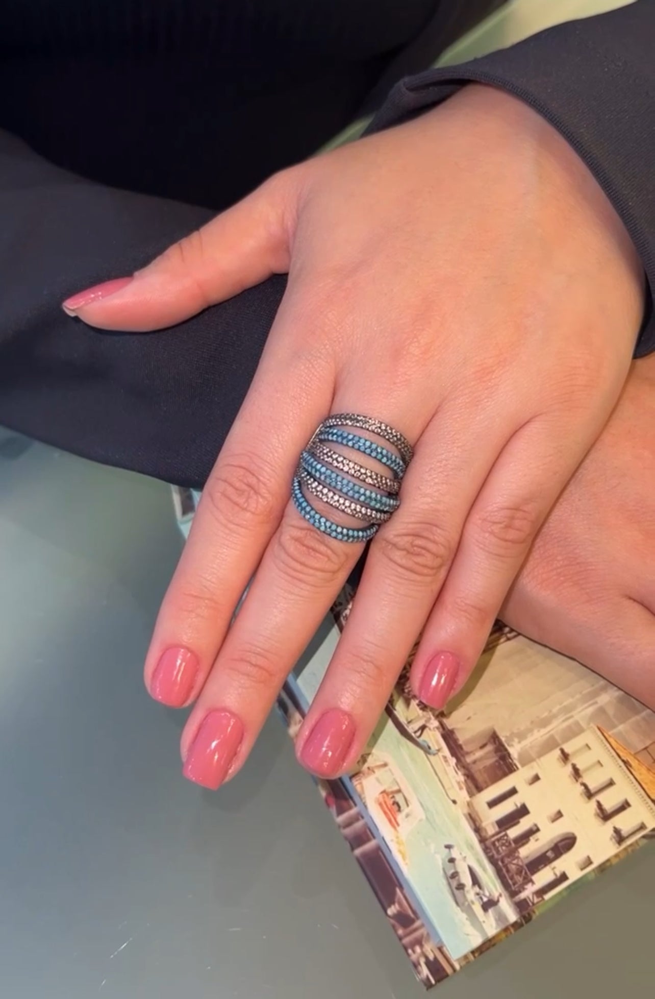 Anel Cravejado Mini Zircônia Azul e Branca