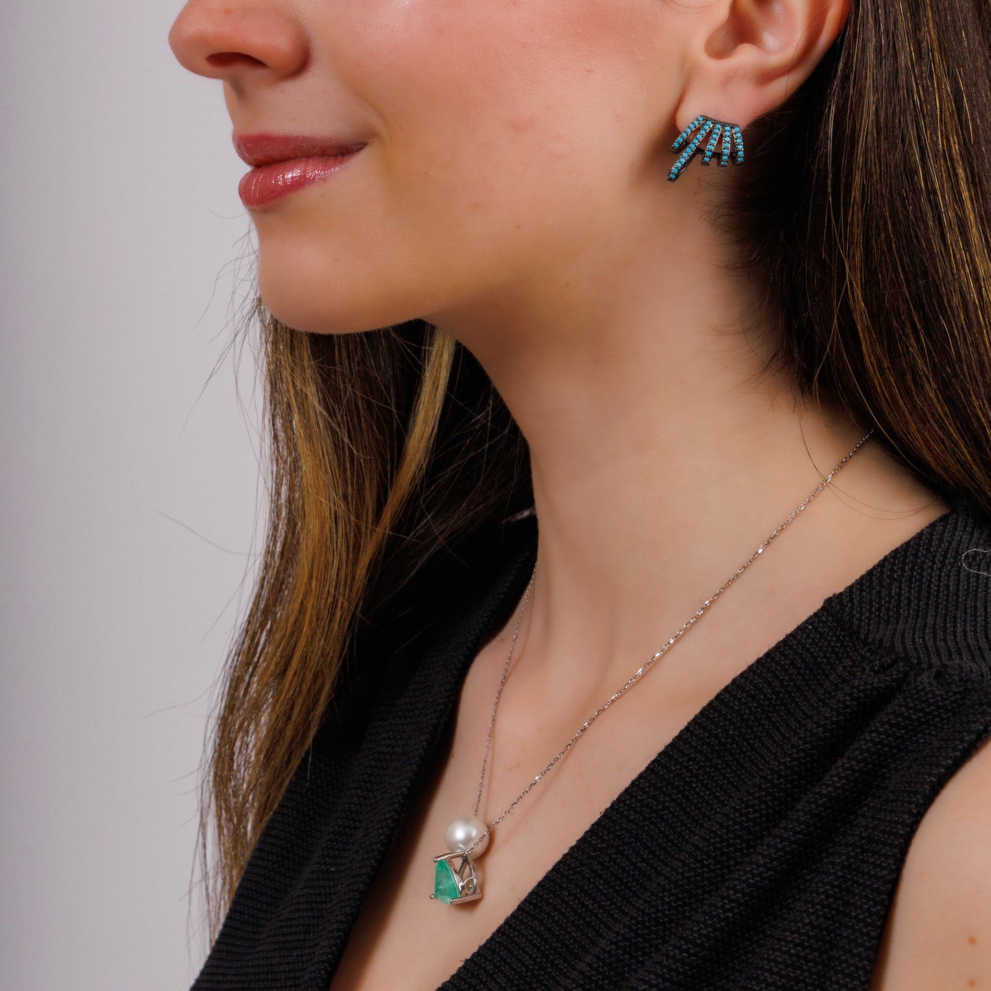 Brinco Earcuff Cravejado Mini Zircônia Azul