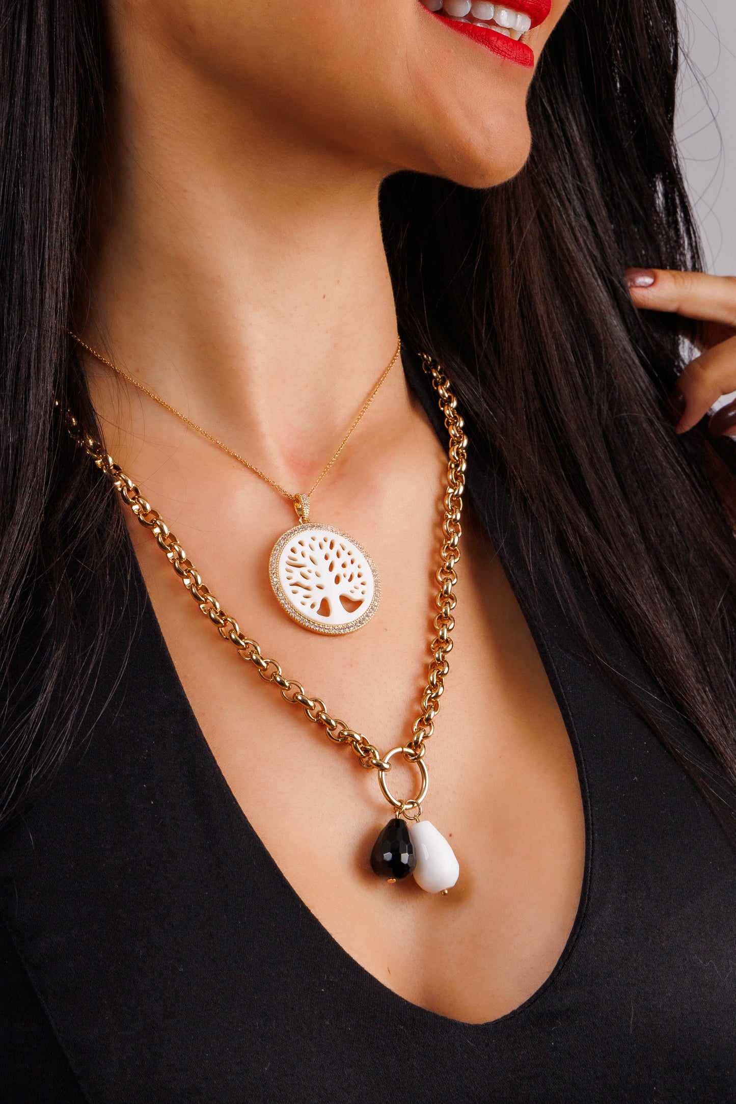 Colar Corrente Banho Ouro 18k Com Pingente Branco Preto