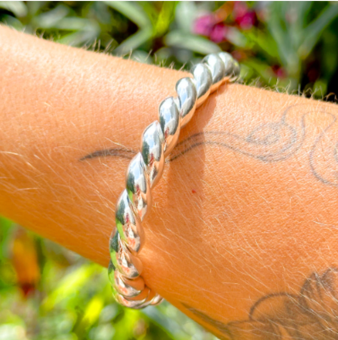 Pulseira Bracelete Liso Tubo Redondo Torcido 5 mm Banho de Prata