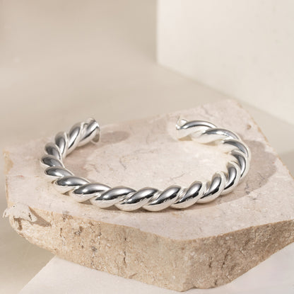 Pulseira Bracelete Liso Tubo Redondo Torcido 5 mm Banho de Prata