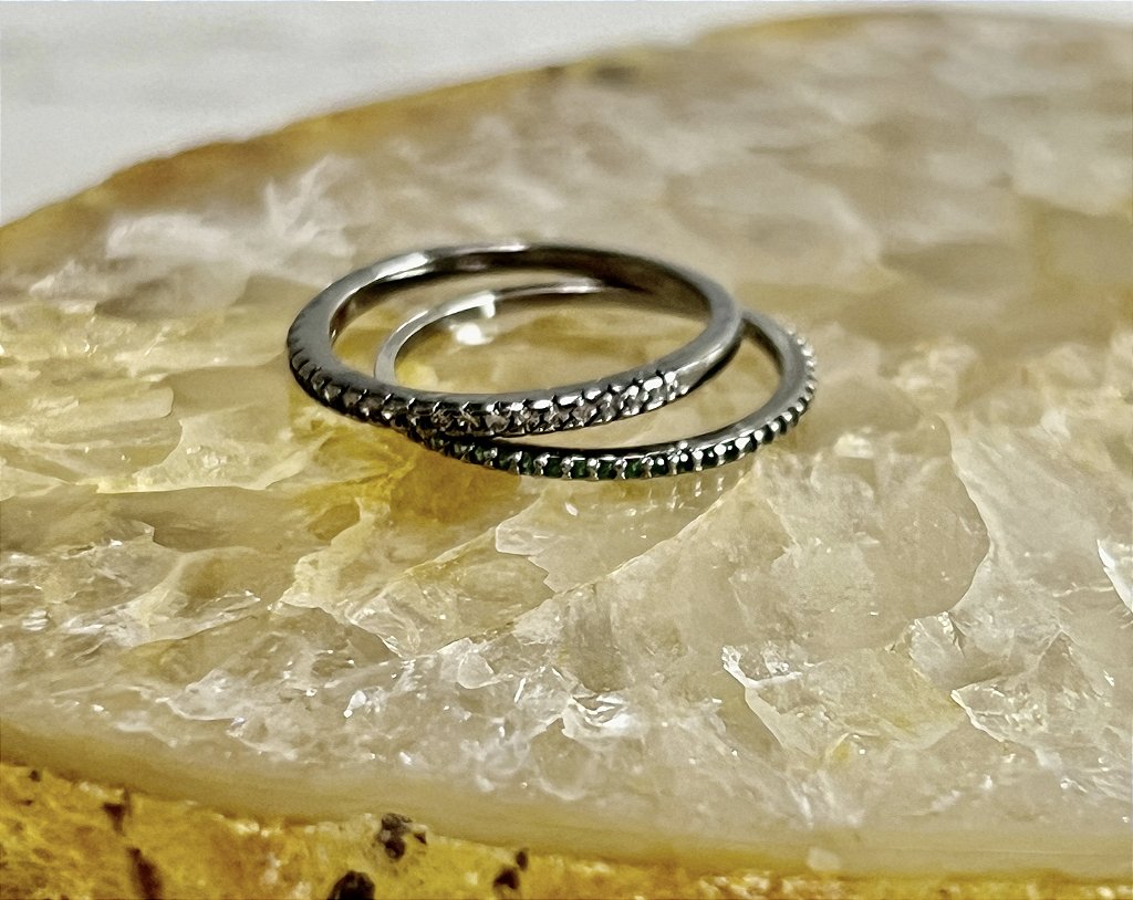 Anel Meia Aliança Par Zircônia Branca e Verde